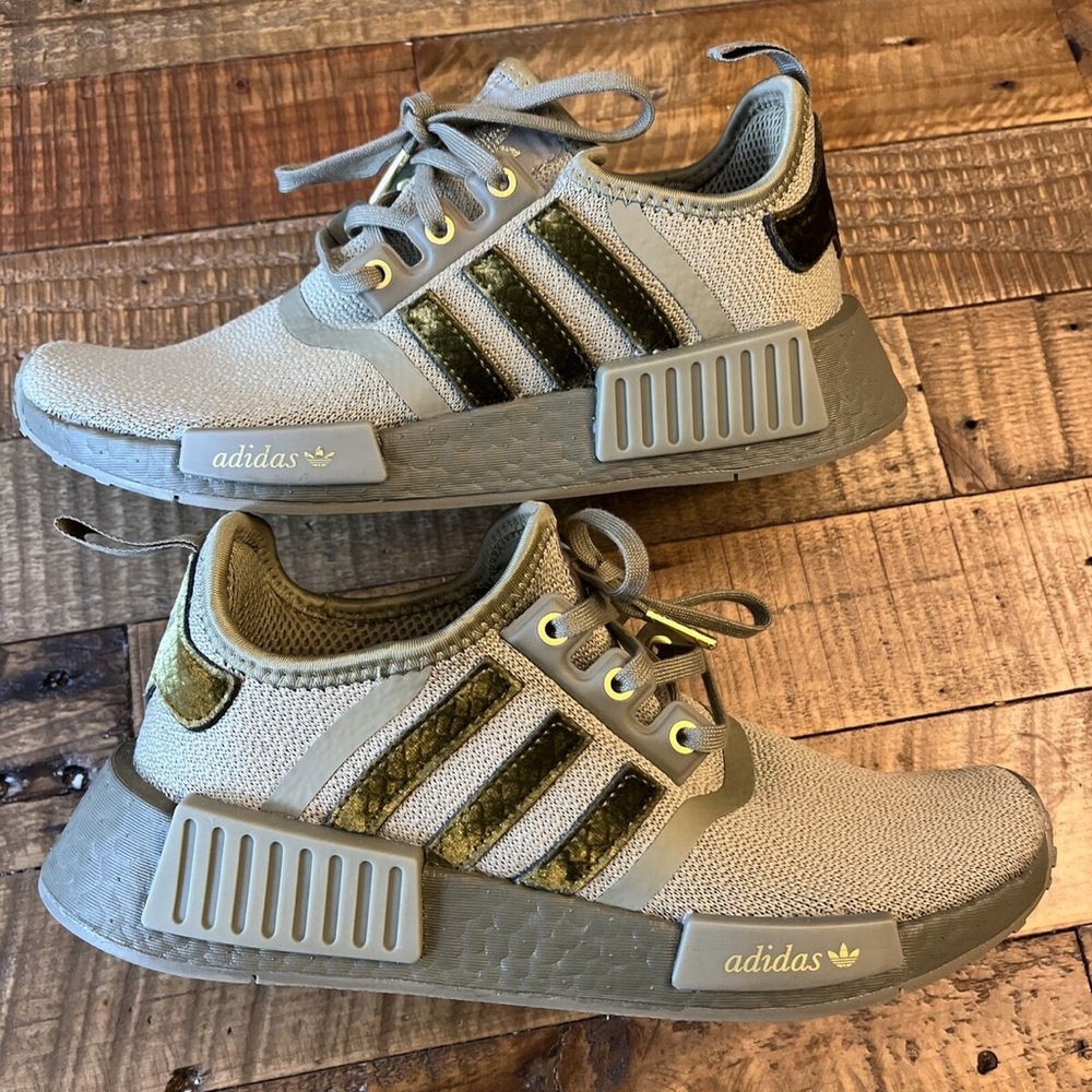 WOMEN'S Adidas Originals NMD R1 Shoes Orbit Green GY1321